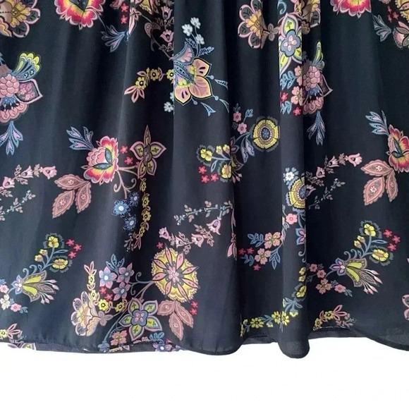 LOFT | NWOT | SLEEVELESS FLORAL NAVY BLUE PLEATED TOP | SIZE: PETITE SMALL - Picture 5 of 10